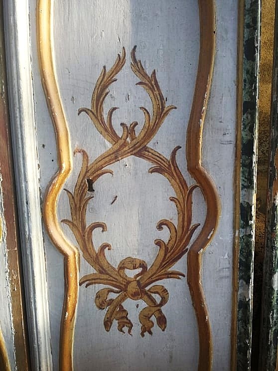 Rare paire de portes italiènne fin XVIIe avec laques et décorations dorées d'origine-photo-3