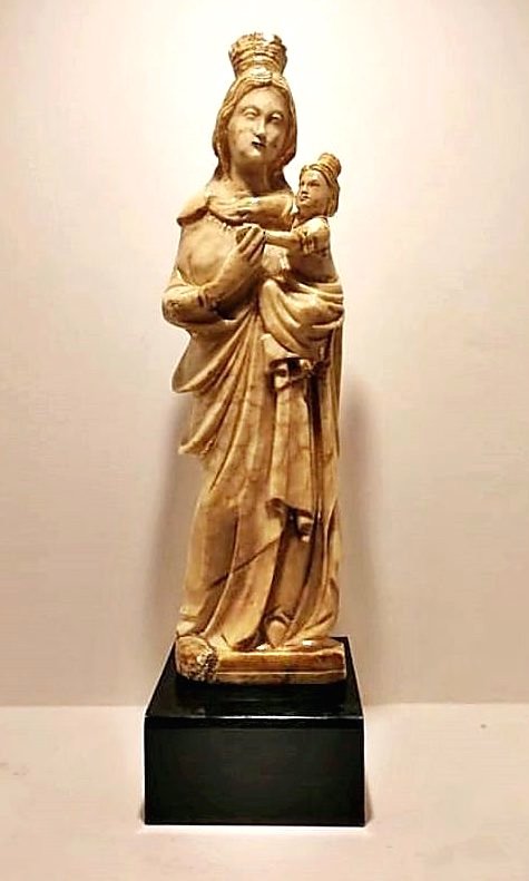 Statuette En Albâtre Moitié Du XVe Siècle, Reproduisant Le Simulacre De La Vierge Du Trapani 
