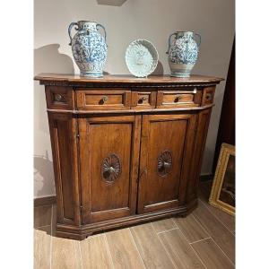 Credenza di ambito emiliano-veneto del Seicento