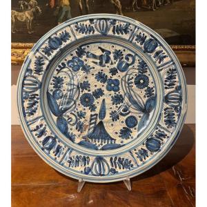 Raro piatto in ceramica di Teruel del XVII secolo. Diametro 40 cm.