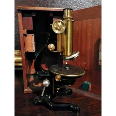  Microscope From The Late 1800s To Early 1900s, Complete With Wooden Box.