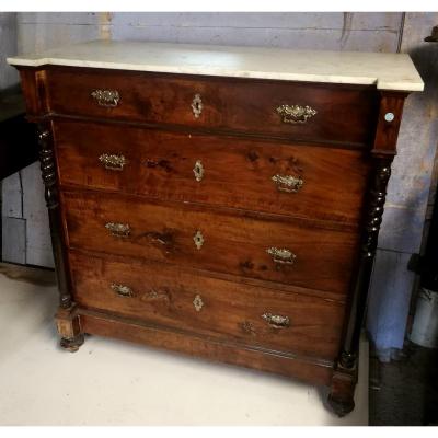  Belle Commode Italienne Seconde Moitié Du 19ème Siècle Avec Plateau En Marbre Blanc.