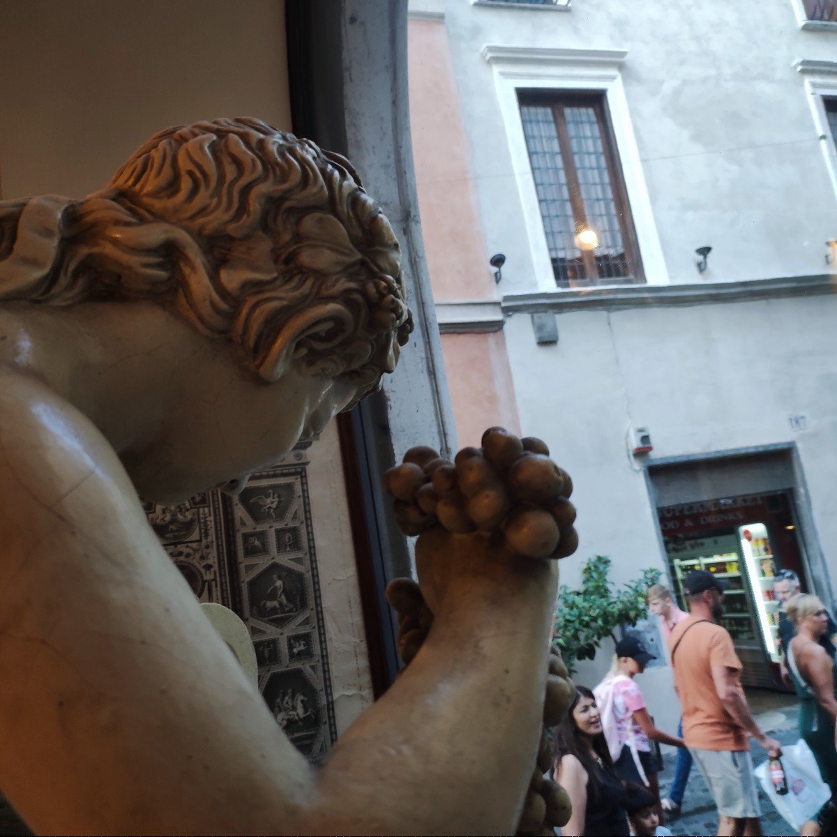 Satiro con Dioniso Bambino , Terracotta dipinta . Terra di Signa. Firenze fine XIX Secolo rand tour -photo-1
