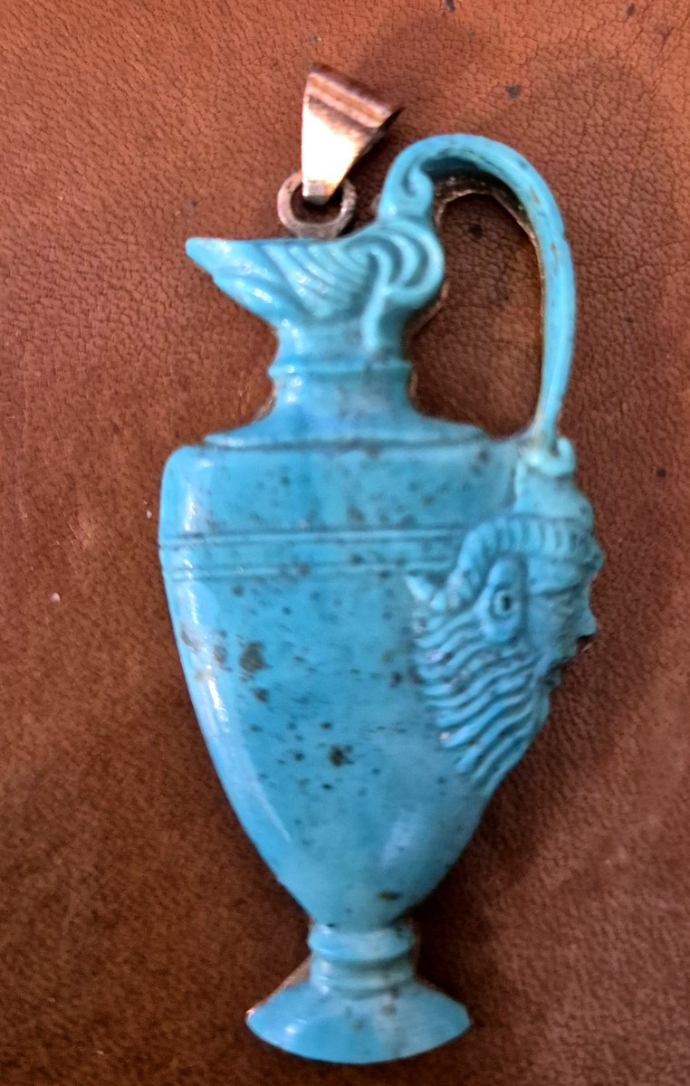 Pendente a forma di vaso mediceo turchese e oro 9ct XIX secolo