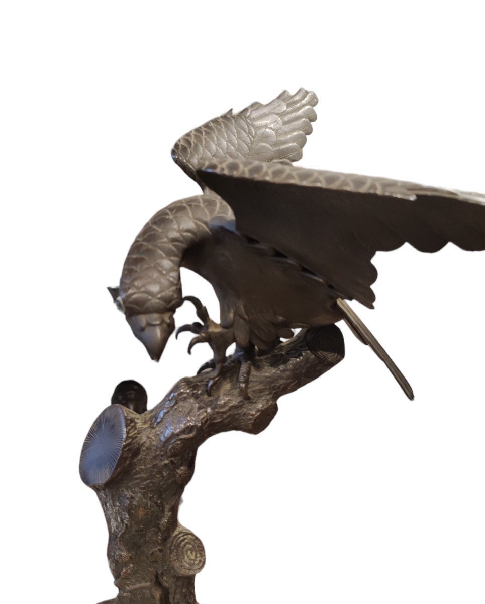 Aquila sul tronco, Scultura in bronzo, Giappone Meji XIX Secolo-photo-2