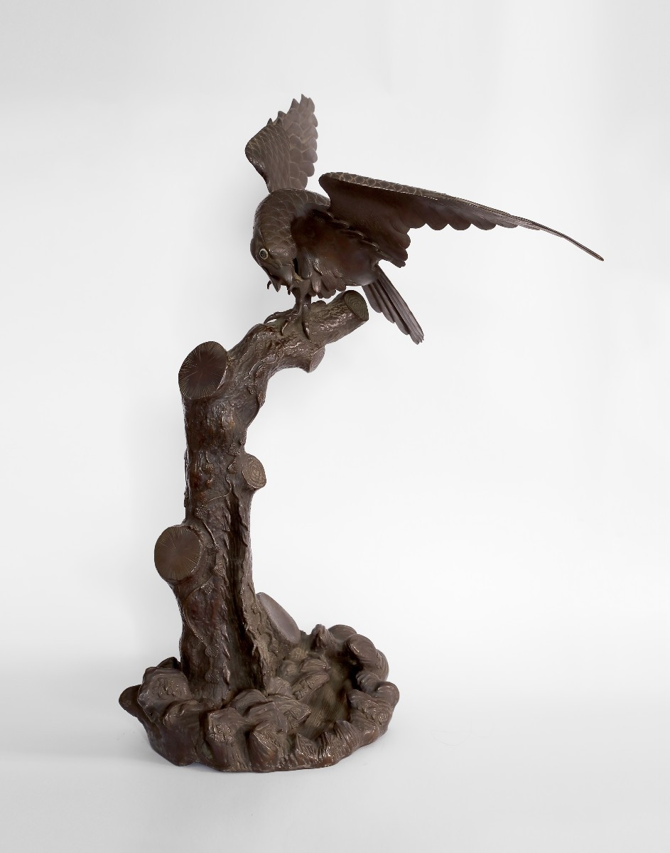 Aquila sul tronco, Scultura in bronzo, Giappone Meji XIX Secolo