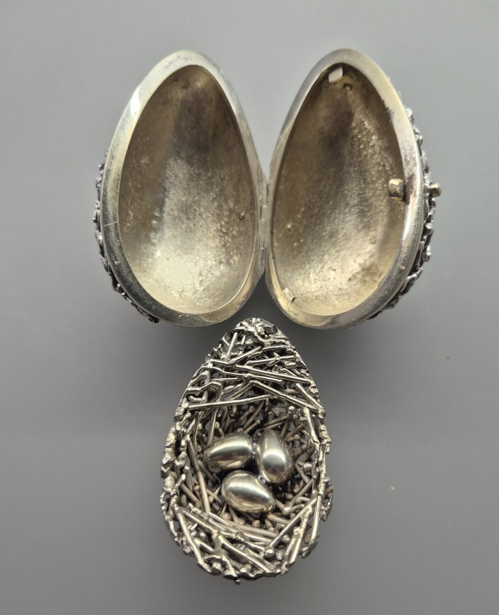 Uovo con sorpresa, Argento e argento dorato, di Stuart Devlin, Australia /Uk 1960-photo-3