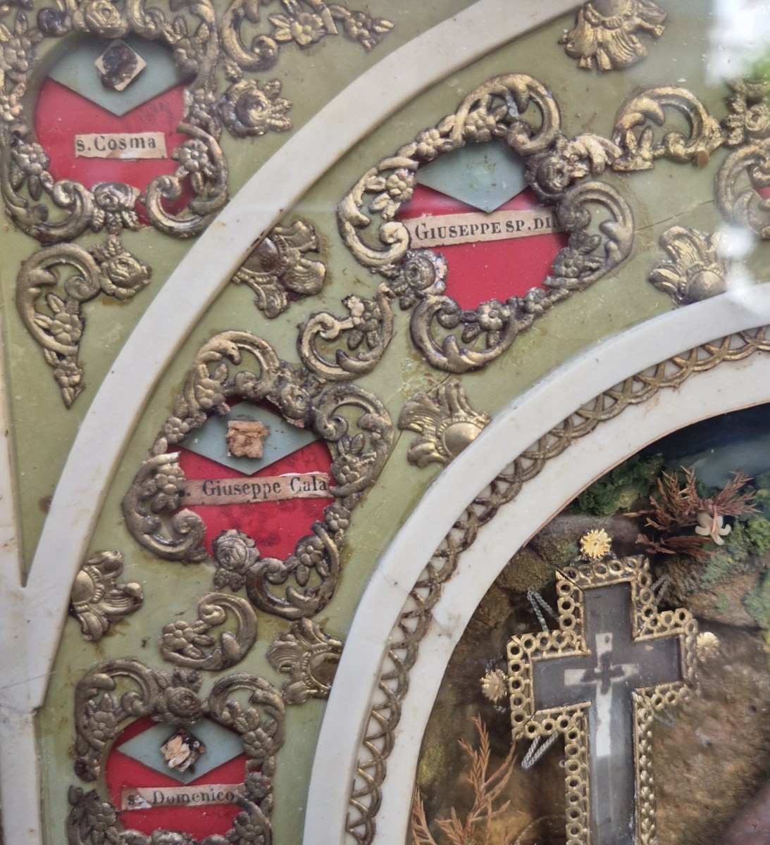 Teca con reliquie e cera di San Francesco, legno ed altri materiali , Napoli XIX Secolo -photo-3