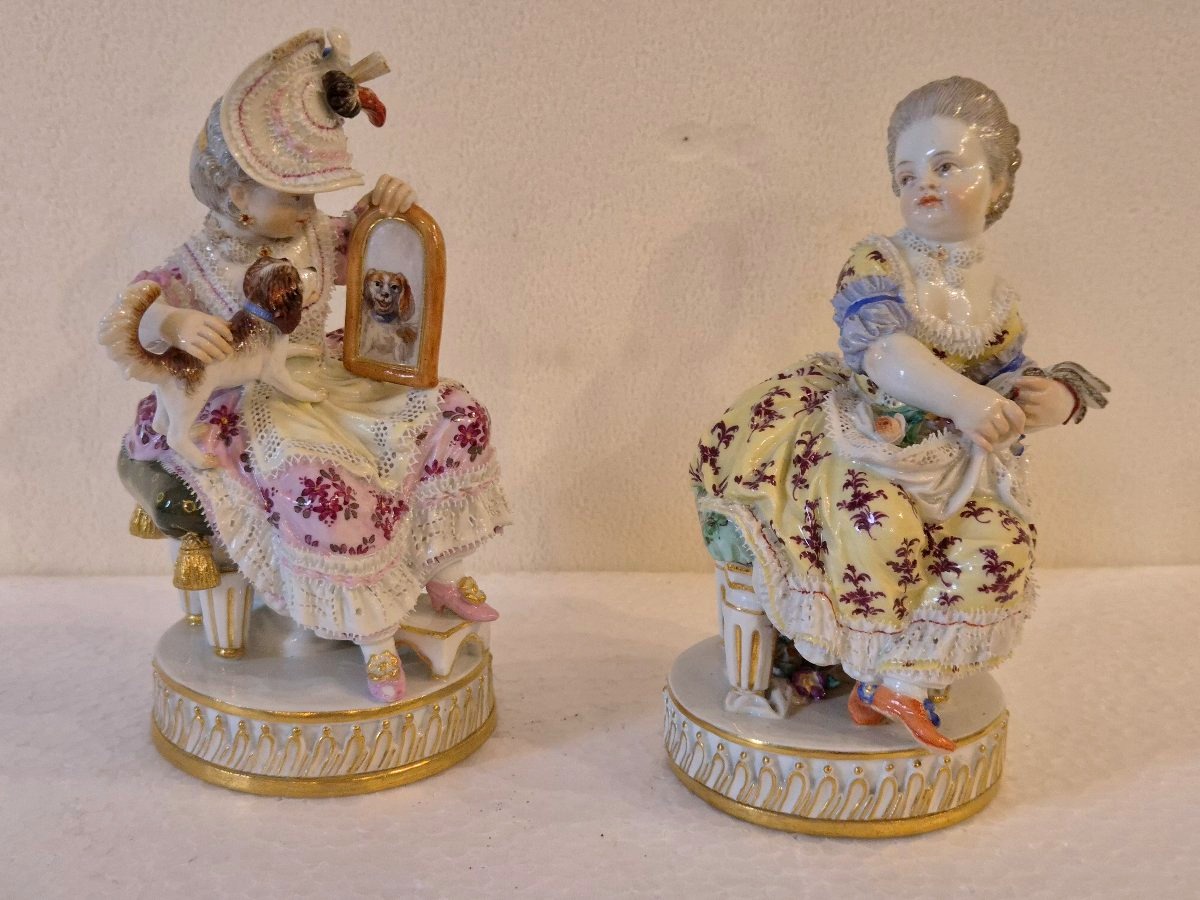 Due figure porcellana Meissen XIX secolo donna con cane