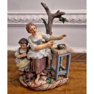 Gruppo in porcellana Doccia Contadina e figlia XVIII secolo