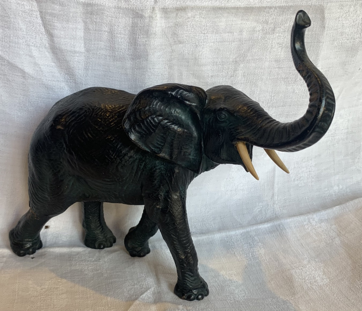 elefante in bronzo 