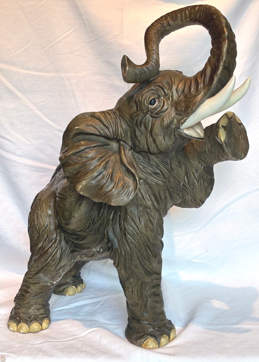 elefante in gres di provenienza italiana eseguito agli inizi del XX secolo