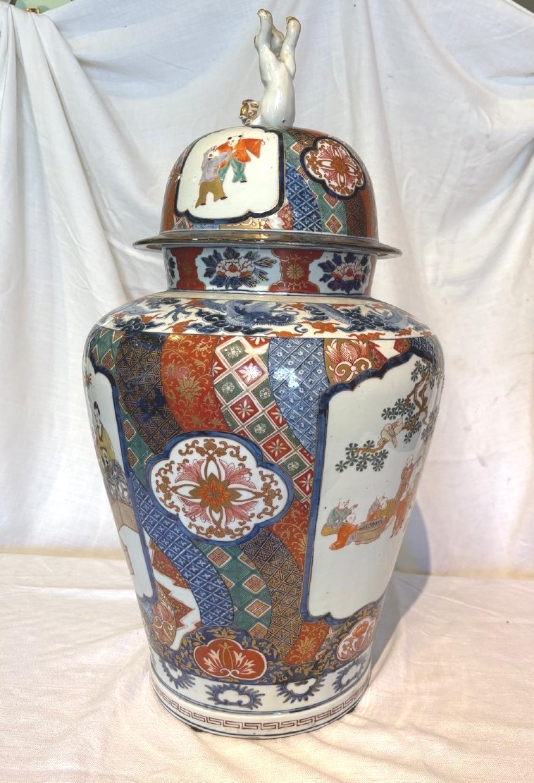 vaso in porcellana imari XIX secolo