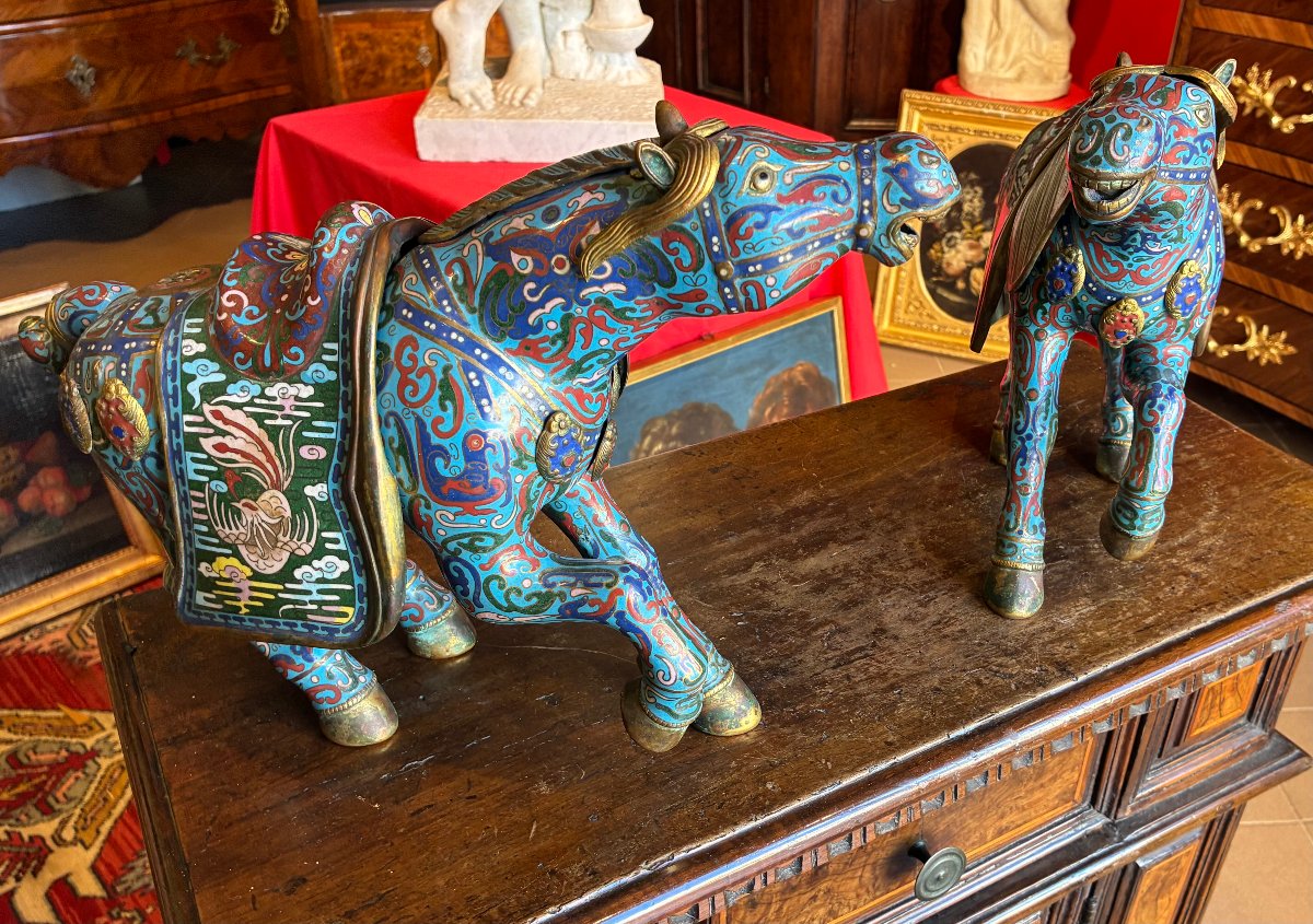 coppia di cavalli incensieri in cloisonne' di provenienza cinese XIX secolo