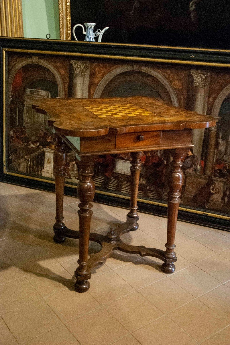 Table Du Début Des Années 1700, De Lombardie, En Bruyère De Noix Et De Noix.-photo-2