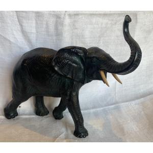 elefante in bronzo 
