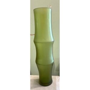 trattasi di un vaso di murano anni 70, chiamato Arcade firmato Ivan Bay