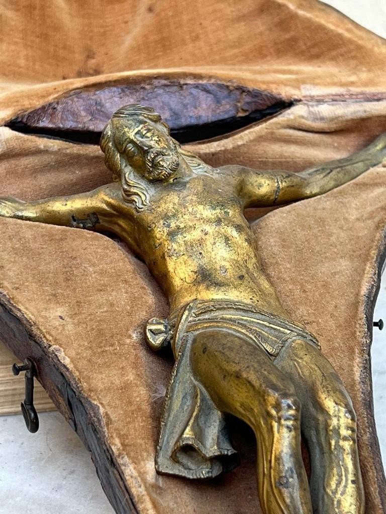Crocifisso in bronzo ed oro del XVII secolo-photo-2