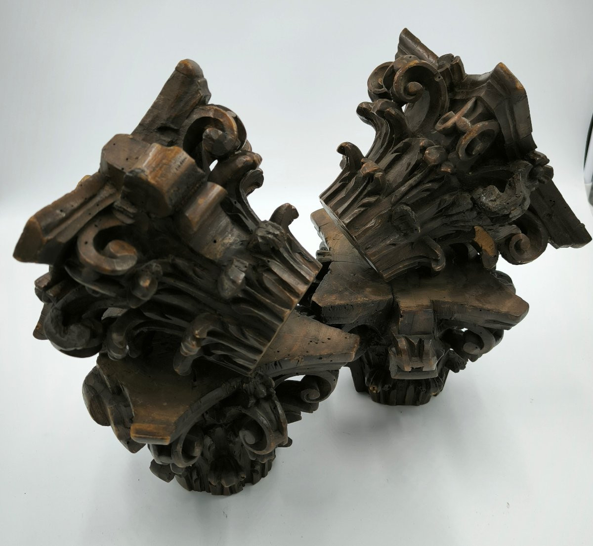 Quattro capitelli intagliati in noce, manifattura del secolo XVIII-photo-3