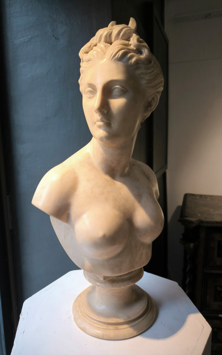 Busto di Diana, scultore della prima metà del secolo XIX.