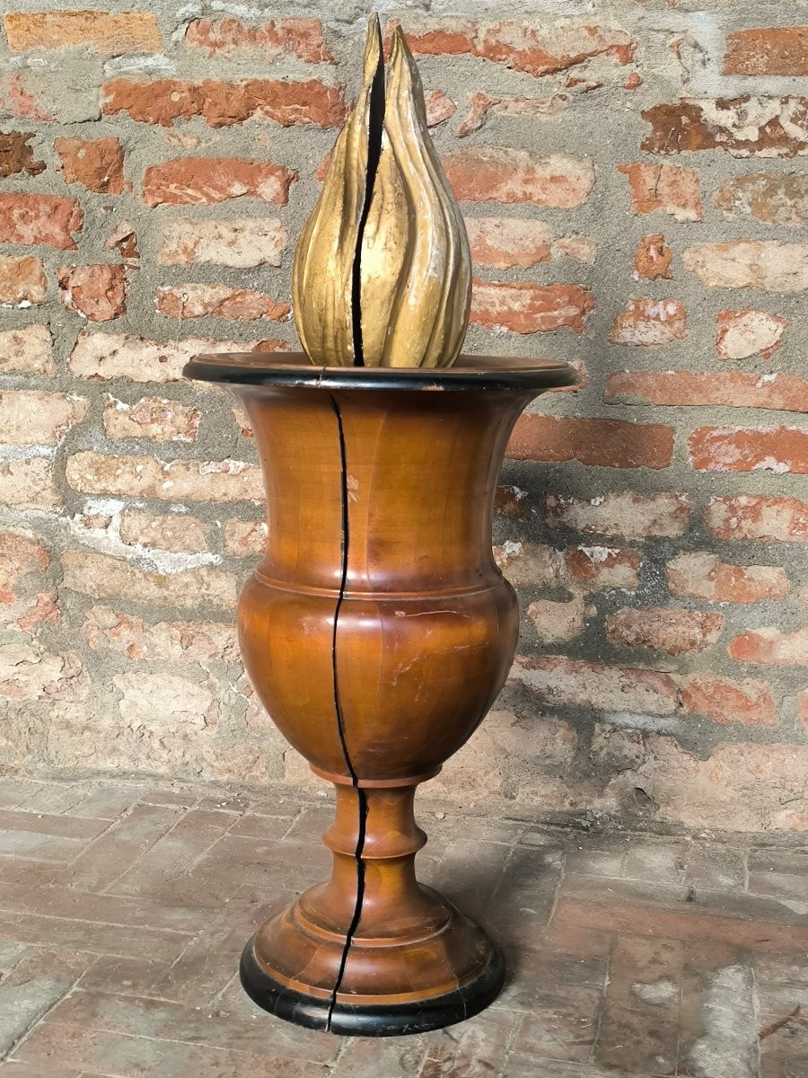 Coppia di fregi da teatro decorati a guisa di braceri ardenti, manifattura del secolo XIX.-photo-3