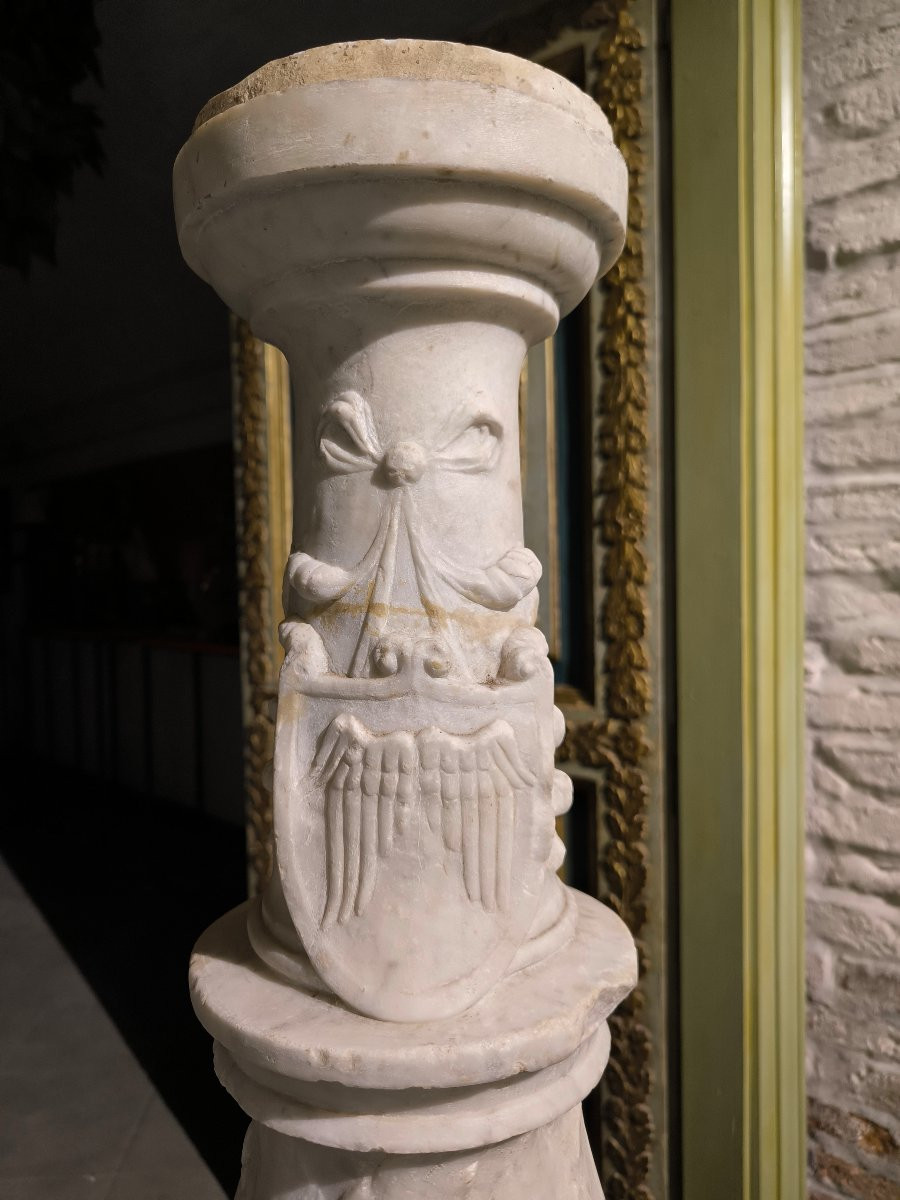 Base di candelabro in marmo. Italia settentrionale, secolo XVI.-photo-3