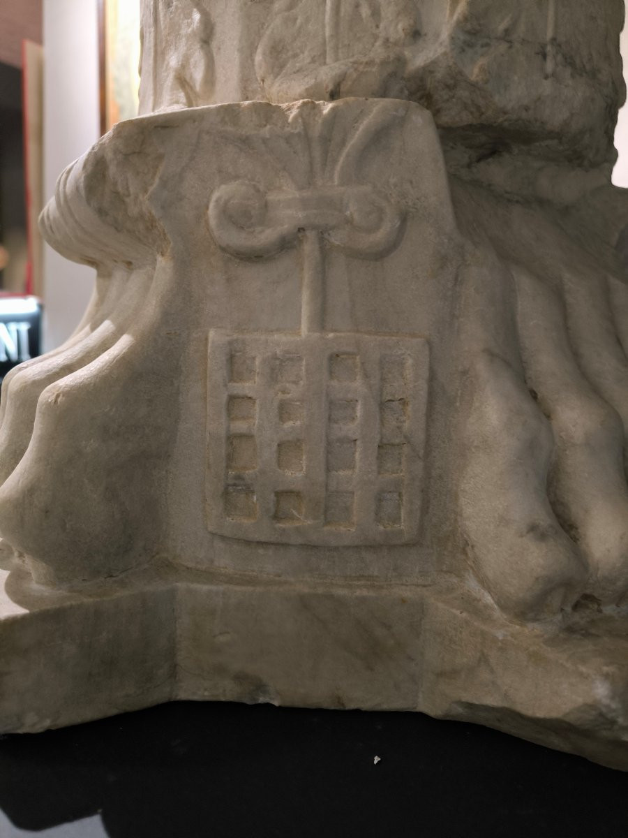 Base di candelabro in marmo. Italia settentrionale, secolo XVI.-photo-1