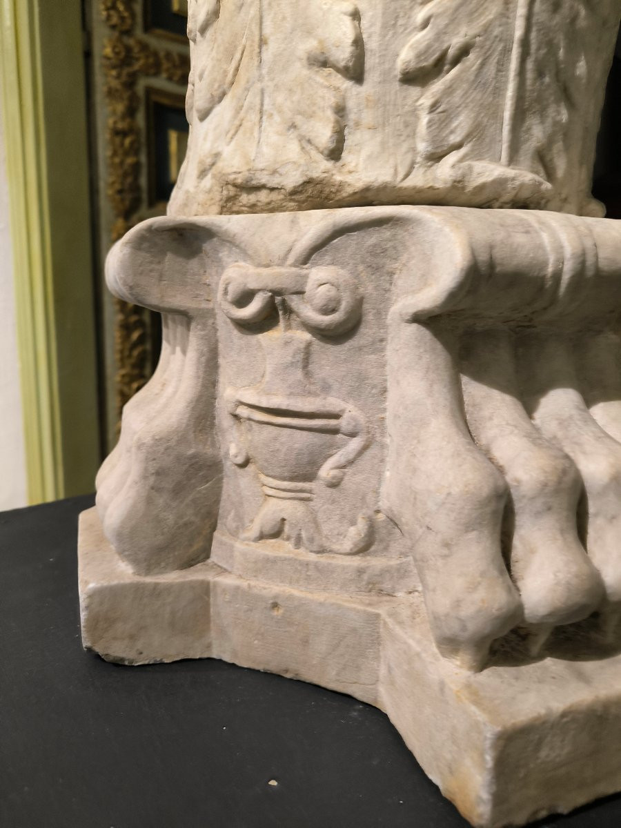 Base di candelabro in marmo. Italia settentrionale, secolo XVI.-photo-3