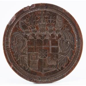 Grande sigillo in legno di manifattura tedesca intagliato recto - verso e datato 1687.