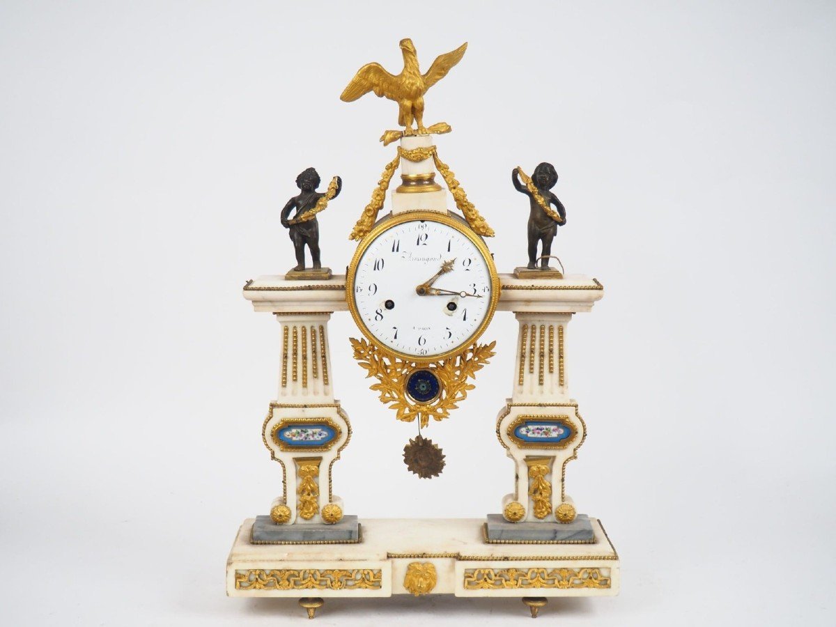 Orologio da portico Luigi XVI in marmo bianco,putti e aquila bronzo dorato, di Armingaud,Parigi