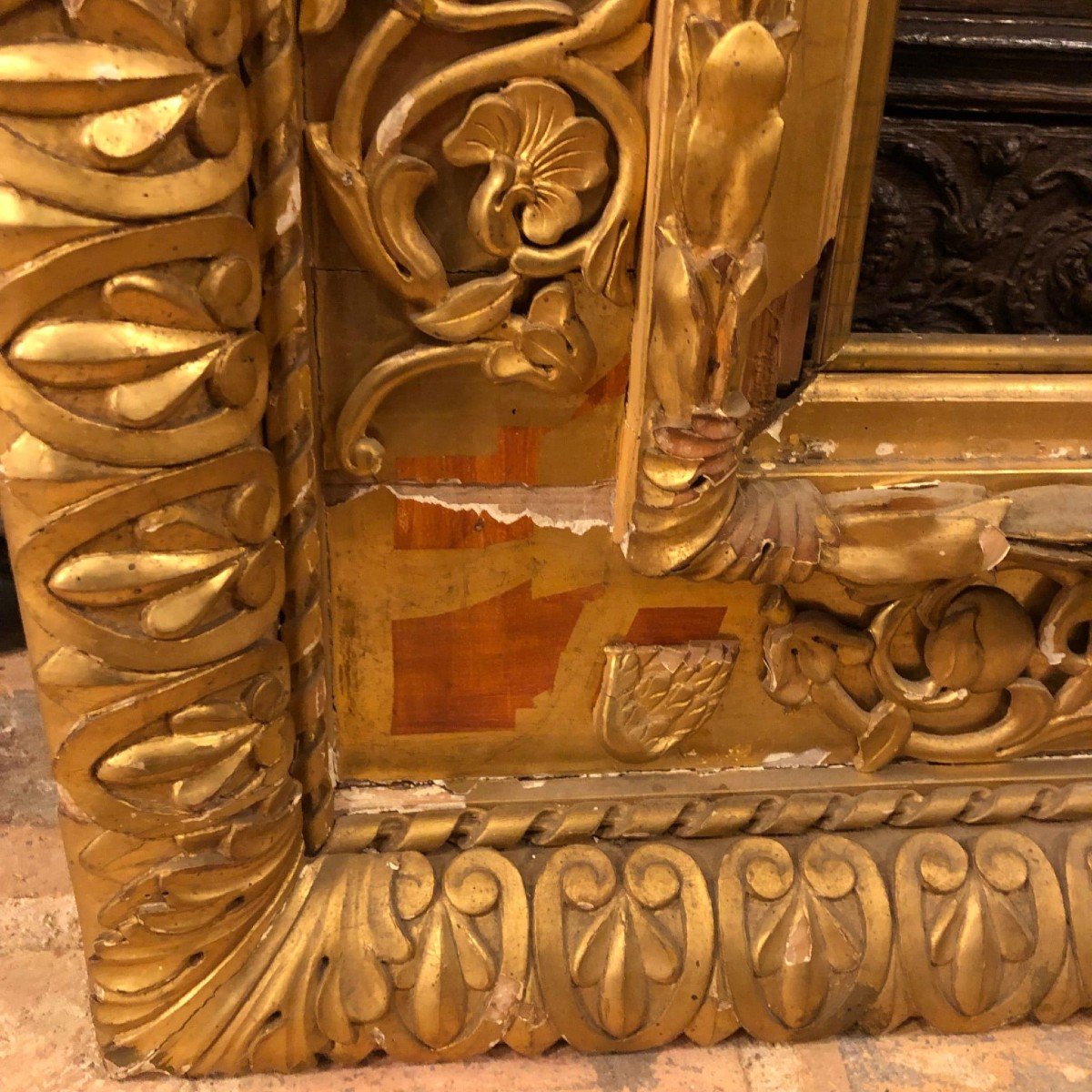 CORNICE in legno intagliato e dorato con decorazione a pennacchi di teste di cherubini, XIX sec-photo-3