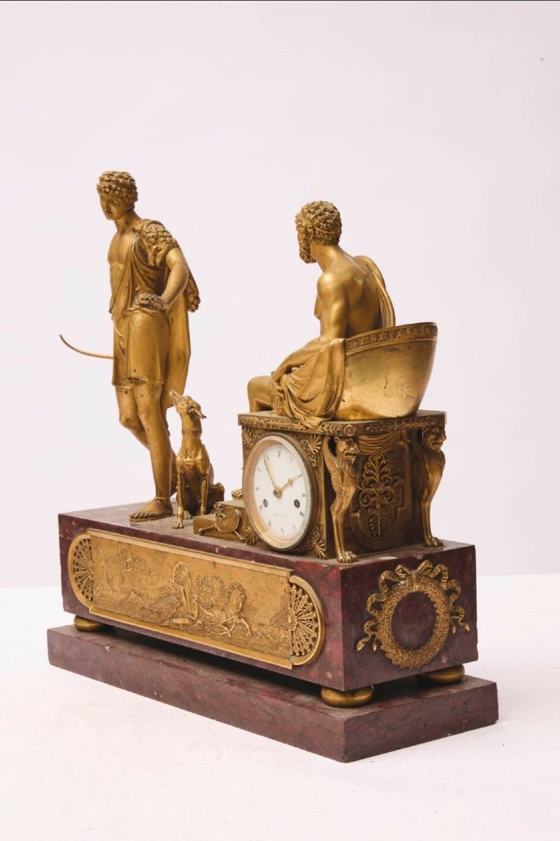 Orologio raffigurante lo scontro tra il re di Atene e Ippolito, marmo e bronzo, Impero-photo-1