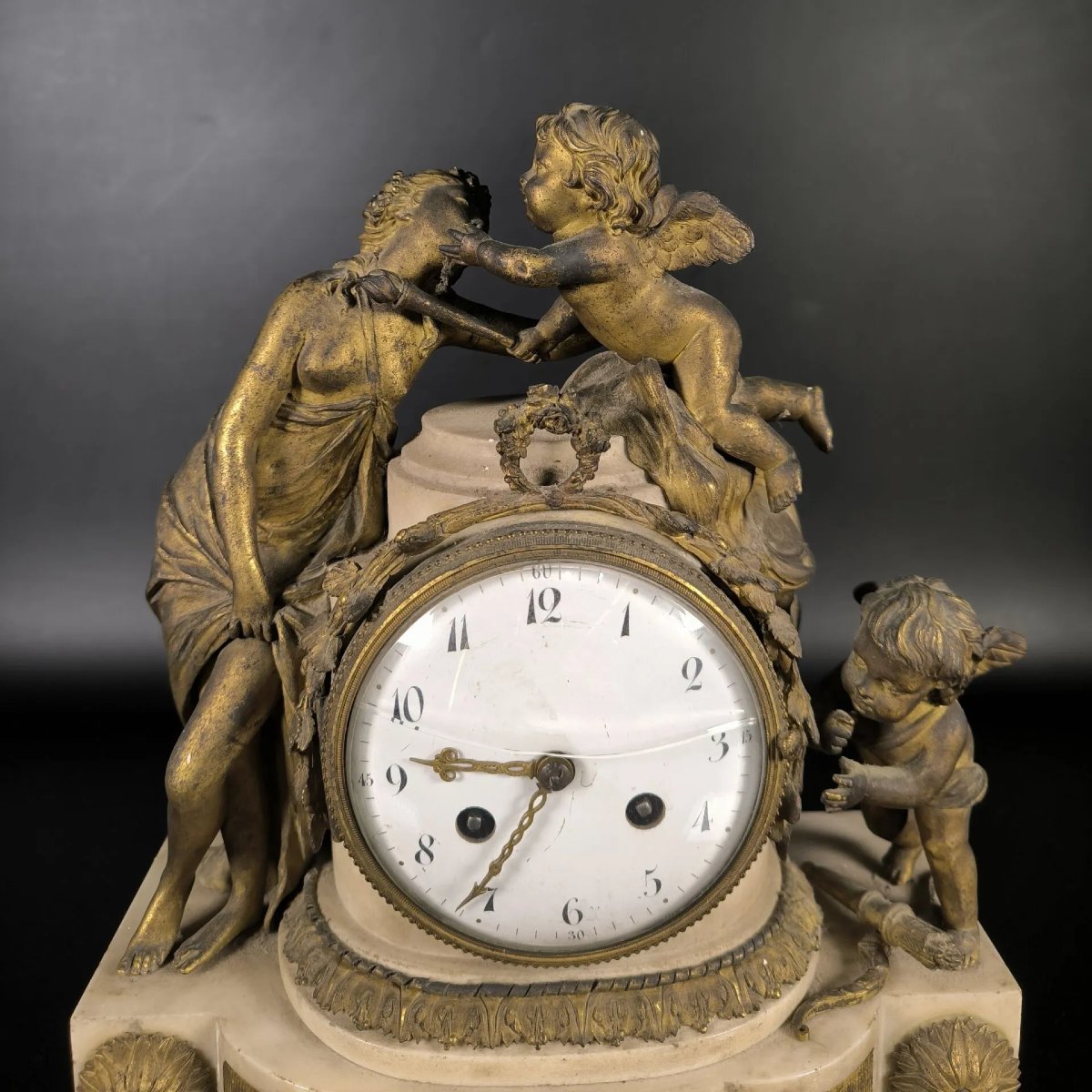 Pendola in marmo bianco e bronzo dorato-photo-2