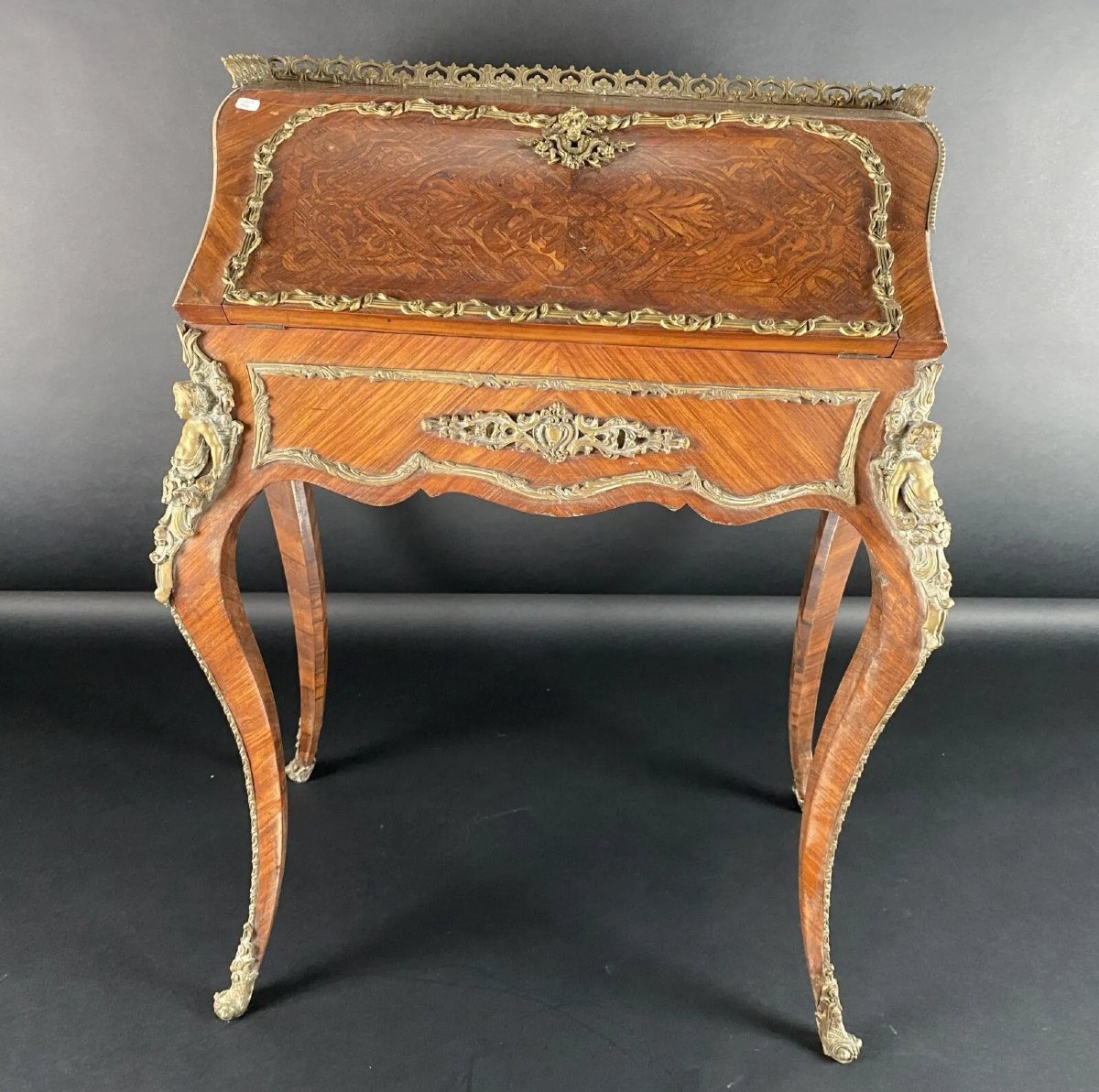 Bureau à pente a forma mosso in legno lastronato, stile Luigi XV-photo-3