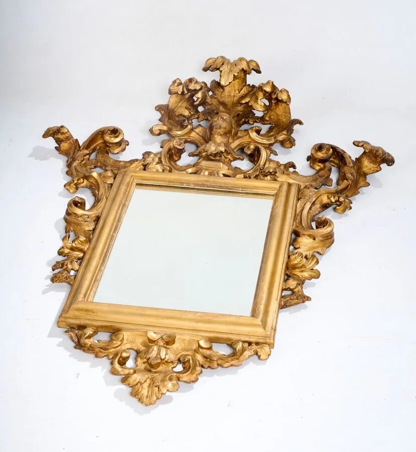 Italia, fine XVII – inizio XVIII secolo. Specchio in legno dorato e scolpito-photo-3