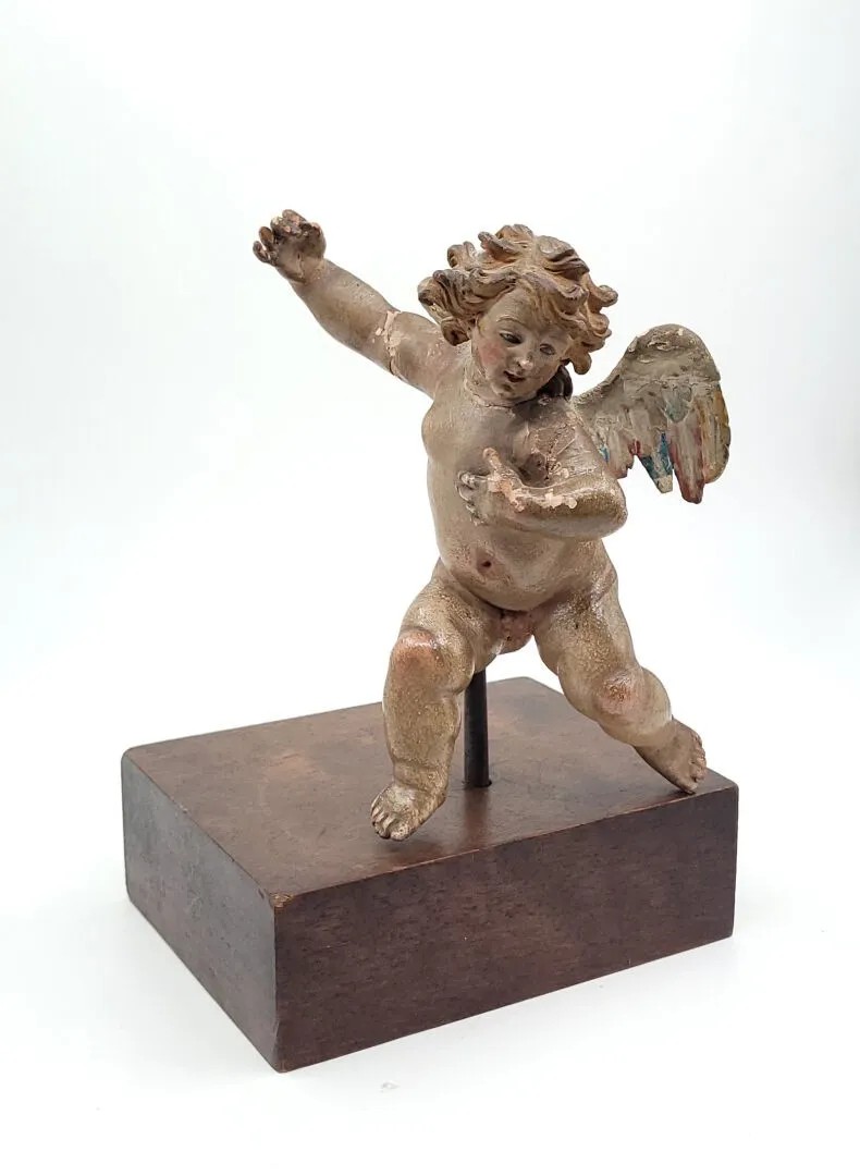 Piccola scultura in stucco – Putto – 19 × 12 × 10 cm
