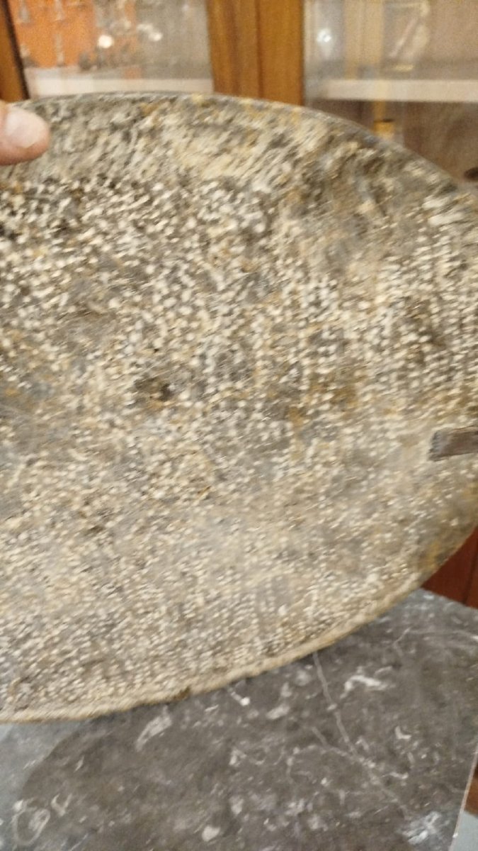 Bassorilievo raffigurante Satiro che seduce Venere, in cornice di marmo grigio di Grecia-photo-4