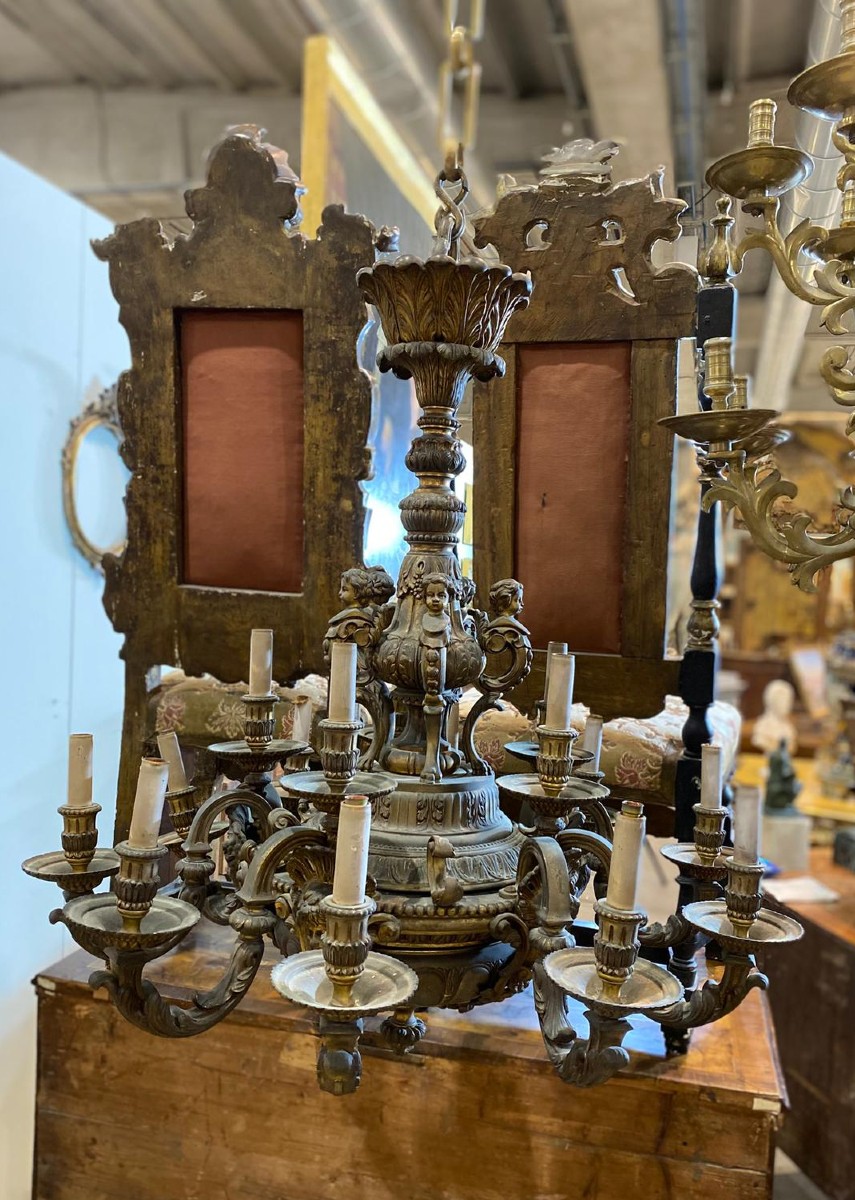 Lampadario in stile Reggenza