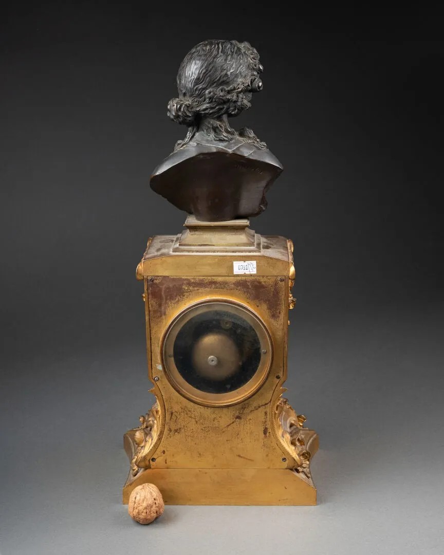 Pendola da camino in bronzo cesellato con busto femminile – fine XIX secolo, stile Régence-photo-2