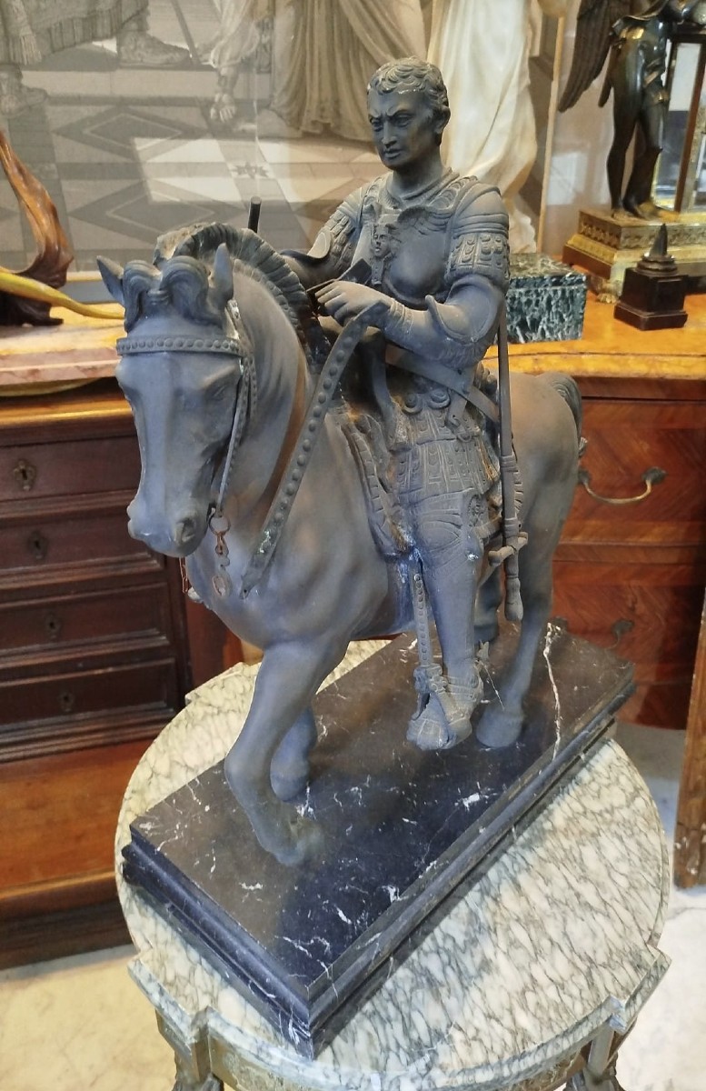 Scultura in bronzo Guerriero a cavallo