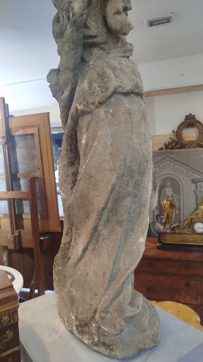 Statua in pietra del XVII secolo-photo-1