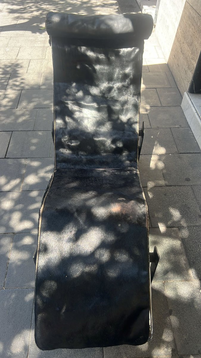 Chaise longue LC4 in stile Le Corbusier con rivestimento in cavallino-photo-3