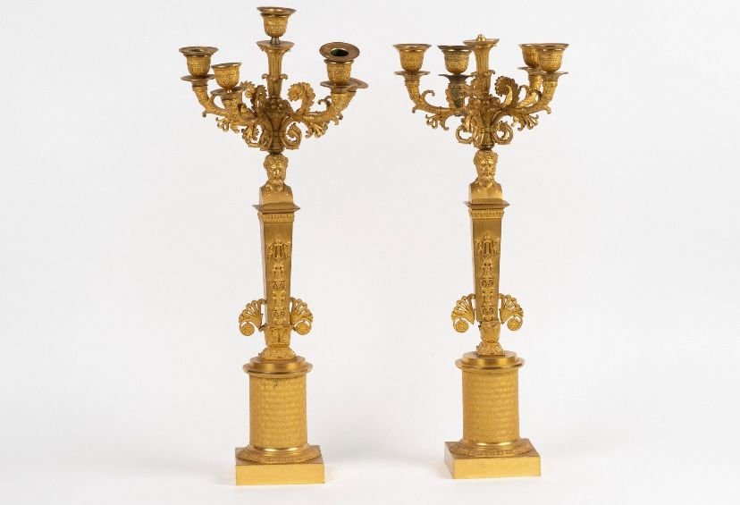 Coppia di candelabri in bronzo cesellato e dorato – Stile Impero
