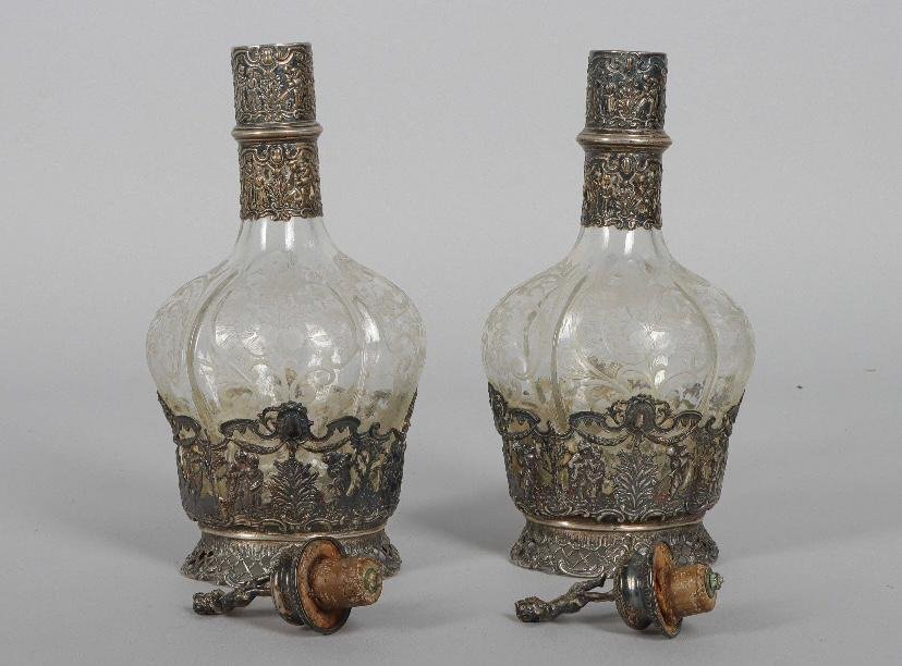 Coppia di caraffe in cristallo molato con montatura in argento 800‰-photo-3