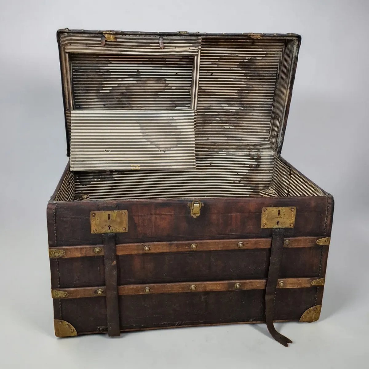 Baule da viaggio in legno e cuoio con etichette Pacific Line, circa 1900-photo-3