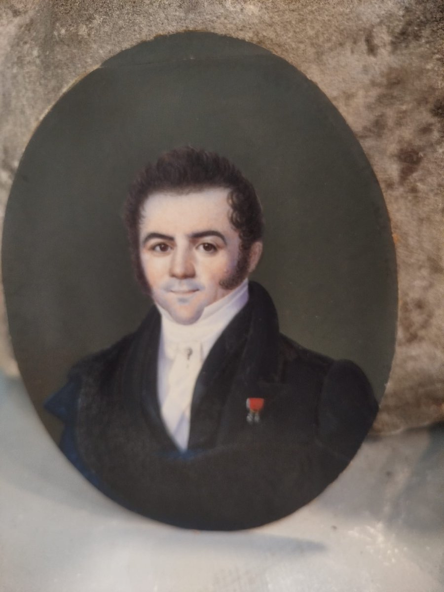 Miniatura su avorio con ritratto di gentiluomo, XIX secolo