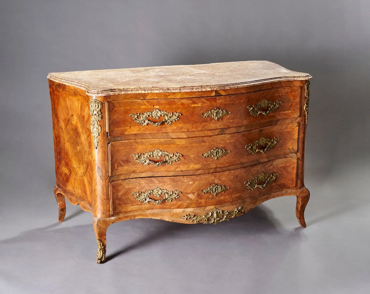 Importante cassettiera in palissandro con piano in marmo – XVIII secolo