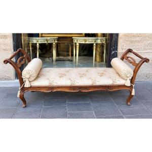 Elegante divano dormeuse stile Luigi XV in legno intagliato
