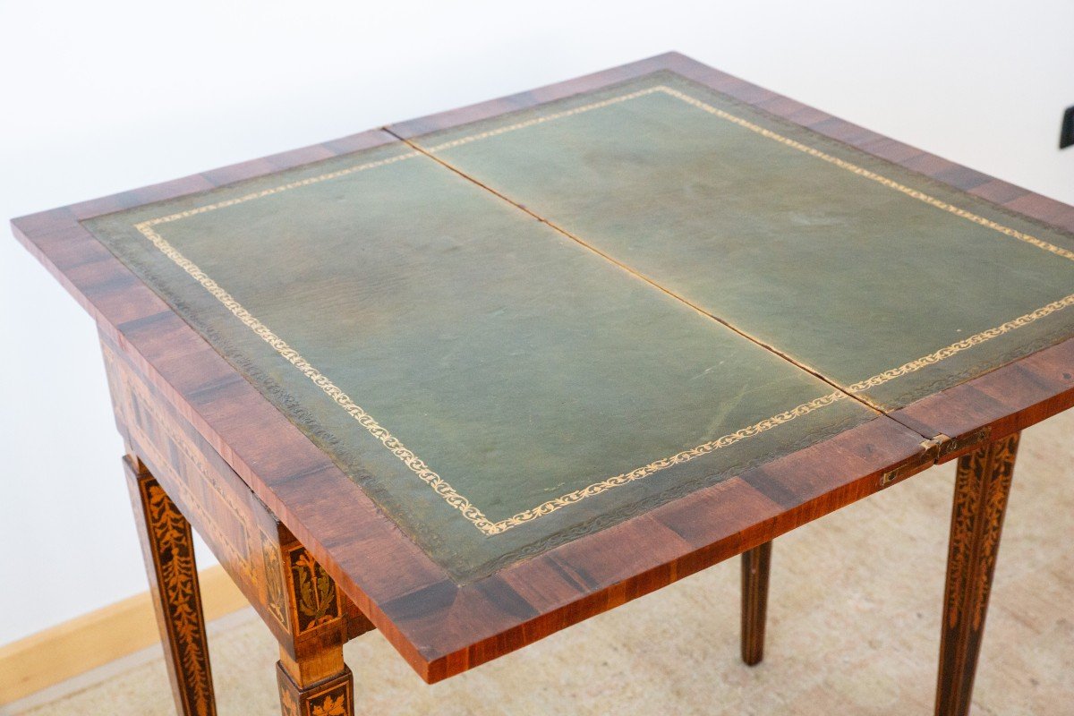 Tavolino lombardo Luigi XVI in legno intarsiato, 1780.-photo-1