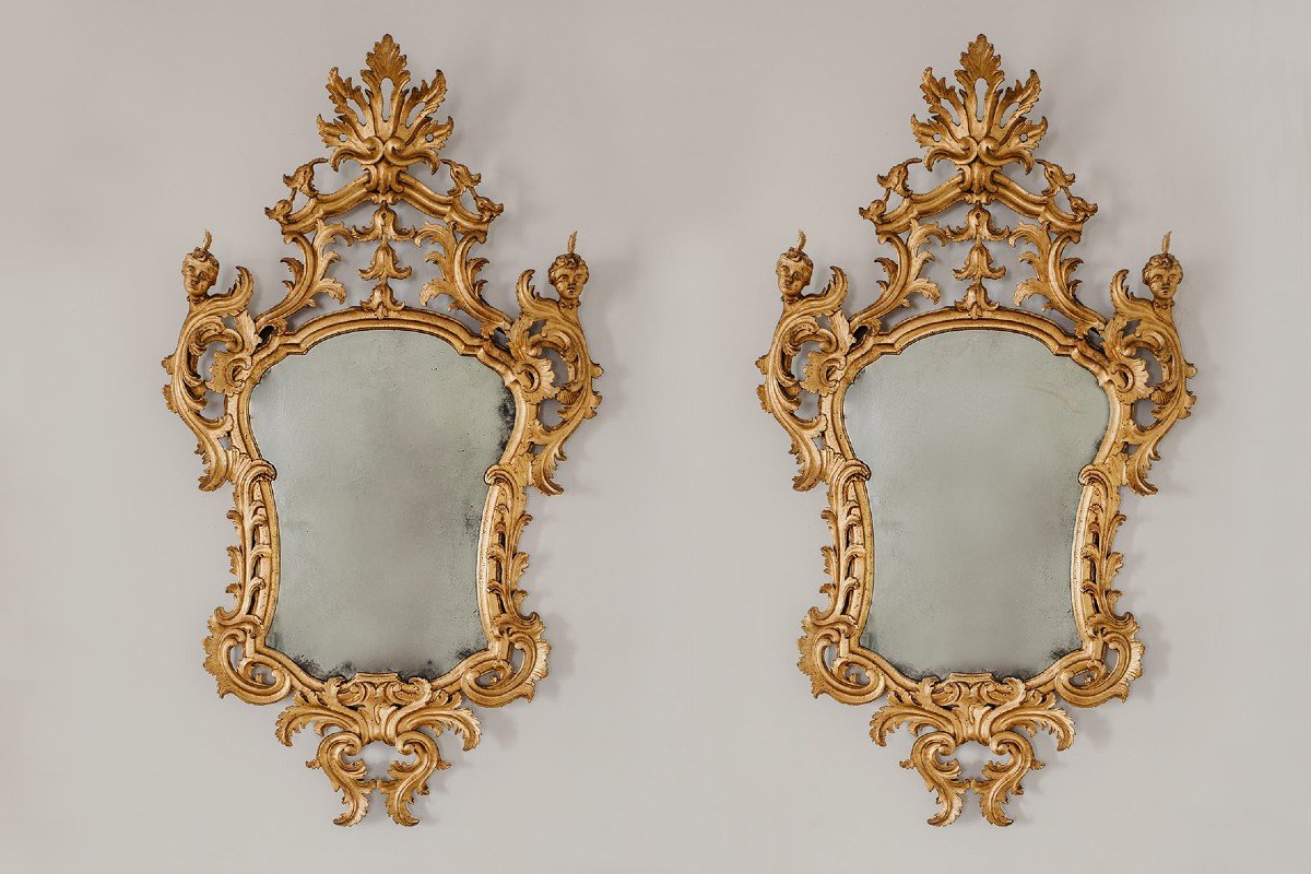 Coppia di specchiere in legno dorato, Luigi XV